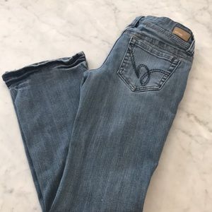 Refuge slight distressed denim jeans size 3 short